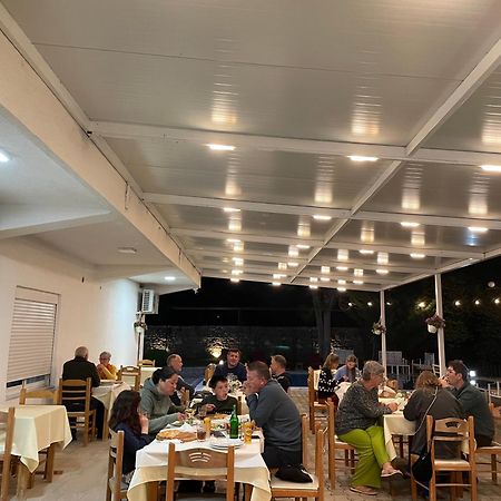 Përmet Hotel Aroma מראה חיצוני תמונה