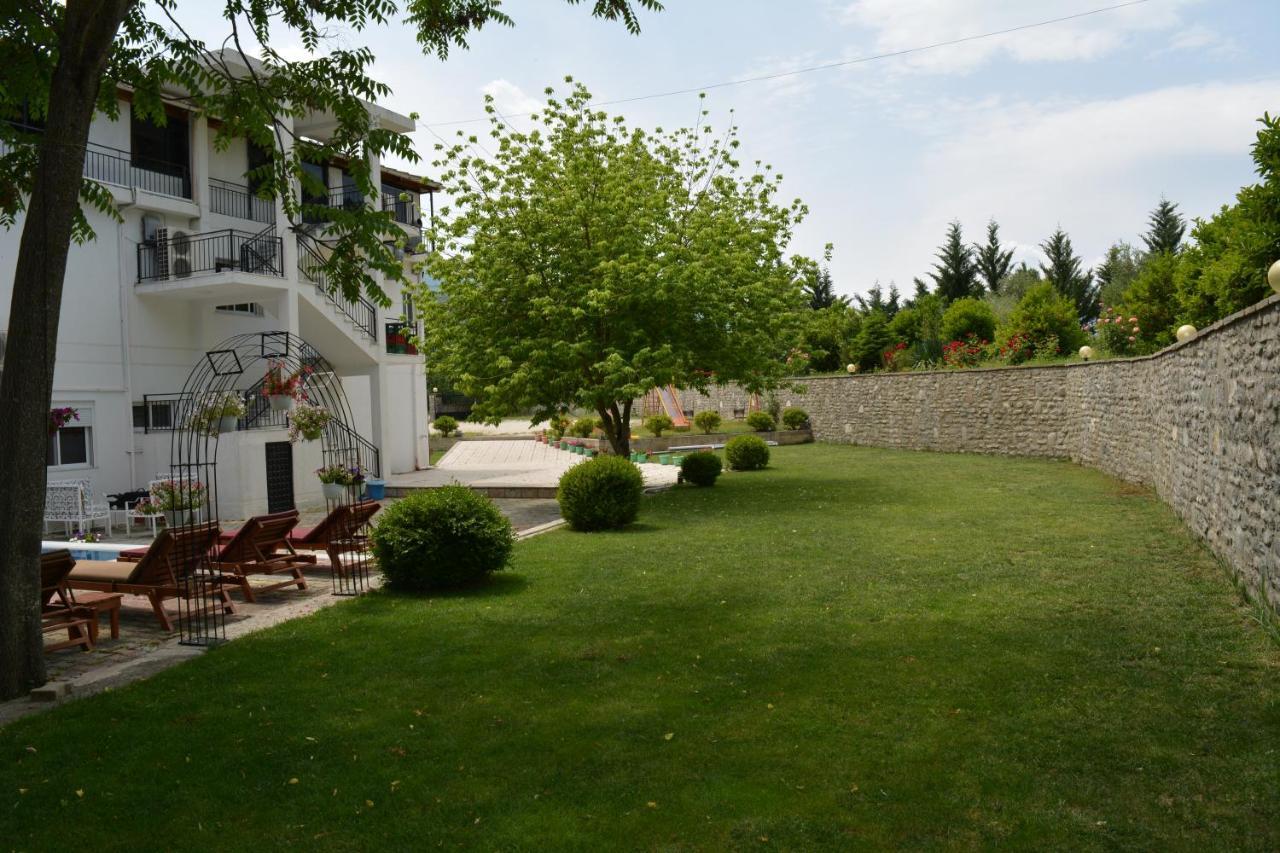 Përmet Hotel Aroma מראה חיצוני תמונה