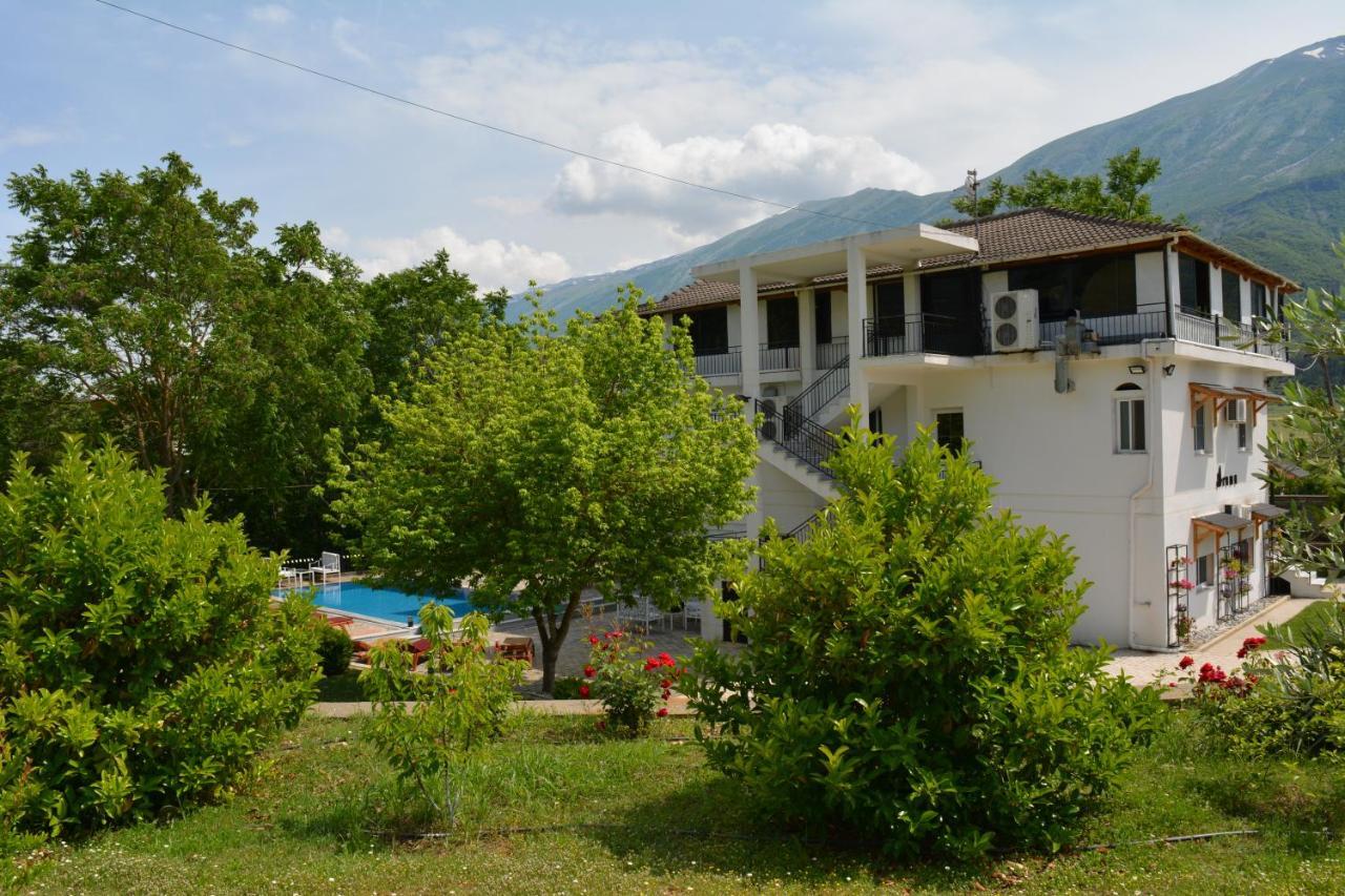 Përmet Hotel Aroma מראה חיצוני תמונה