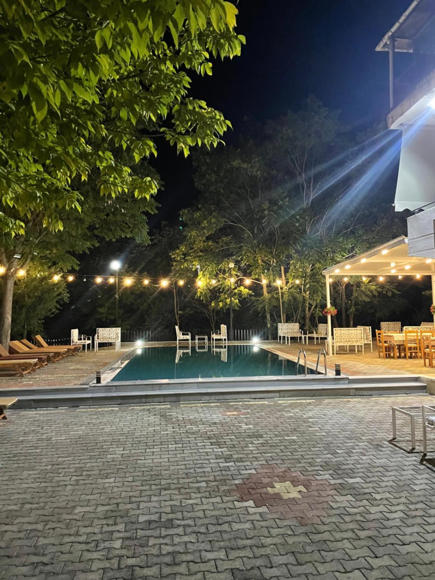 Përmet Hotel Aroma מראה חיצוני תמונה