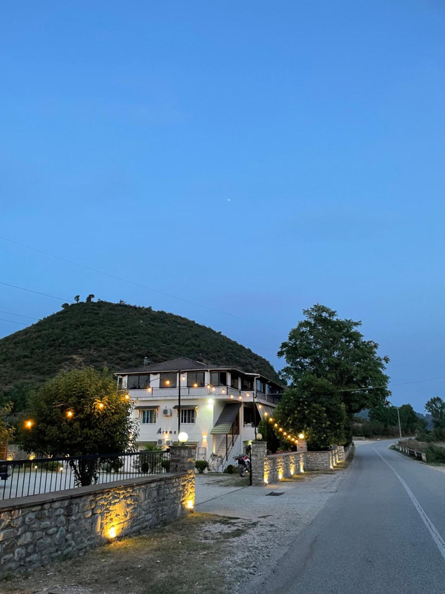 Përmet Hotel Aroma מראה חיצוני תמונה
