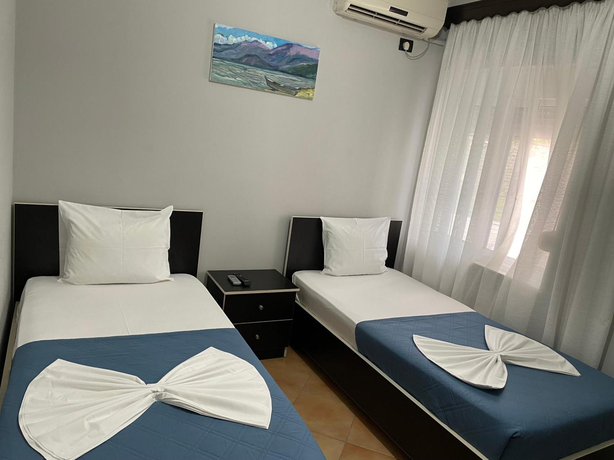 Përmet Hotel Aroma מראה חיצוני תמונה