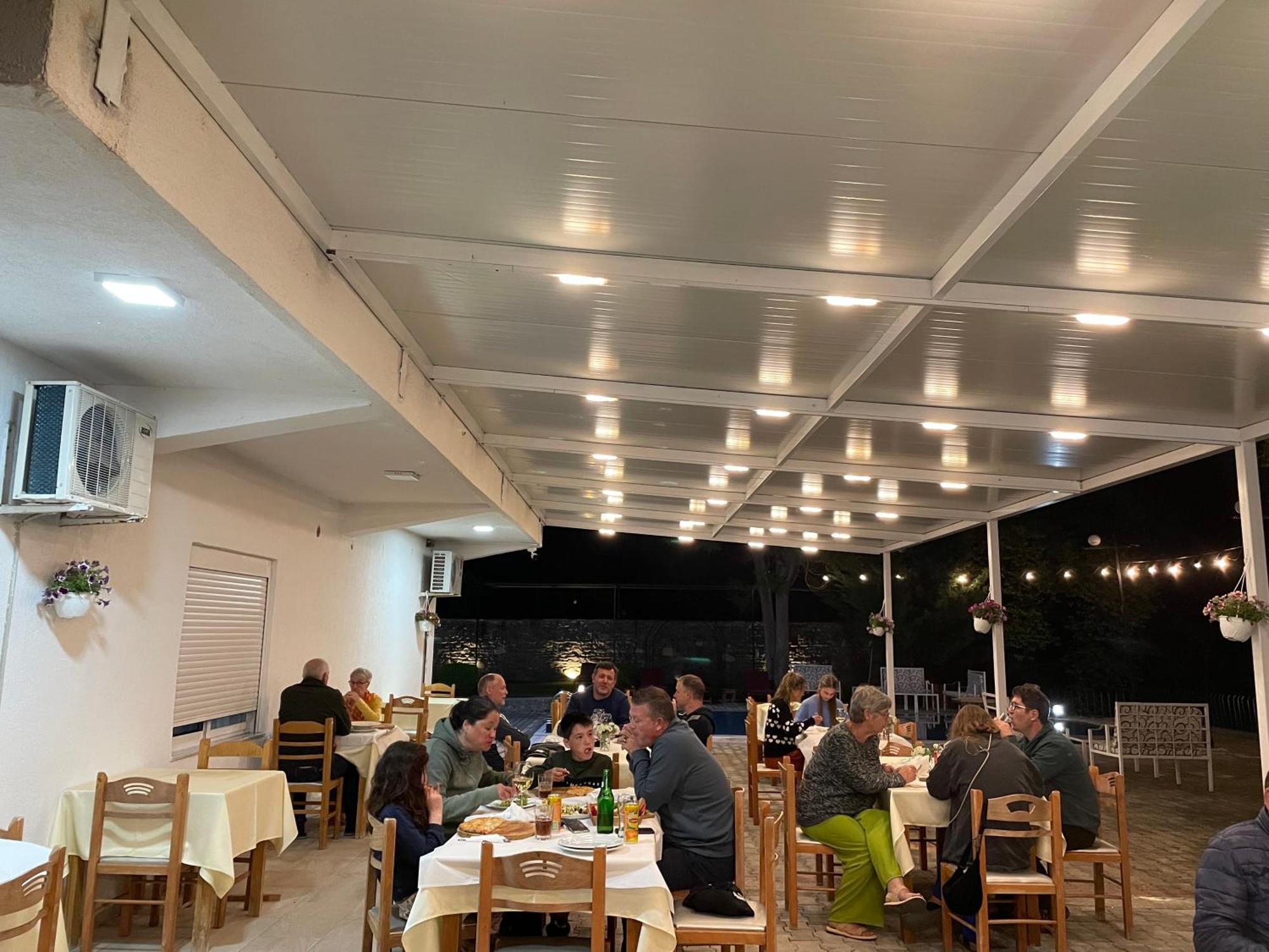 Përmet Hotel Aroma מראה חיצוני תמונה