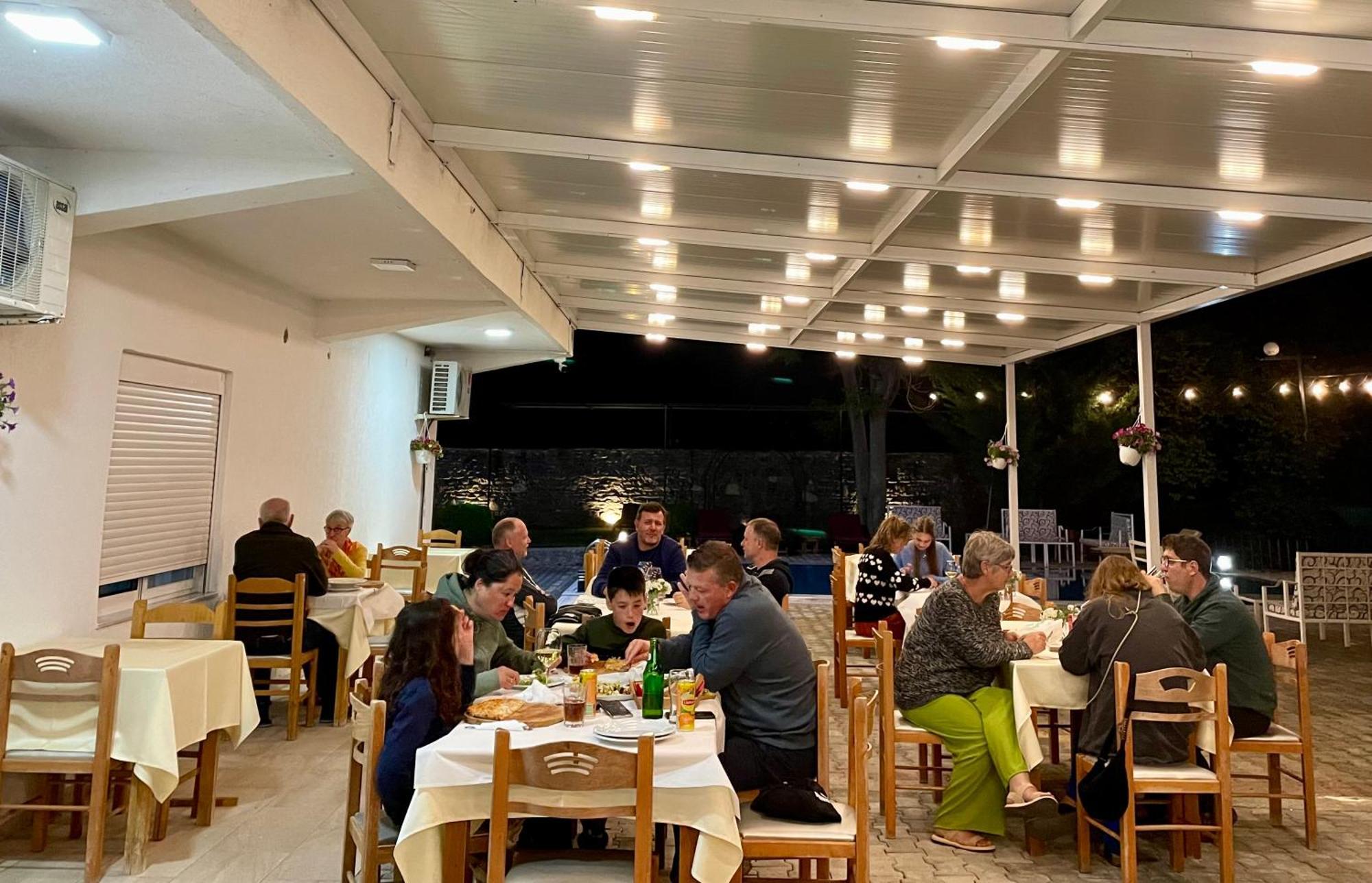 Përmet Hotel Aroma מראה חיצוני תמונה